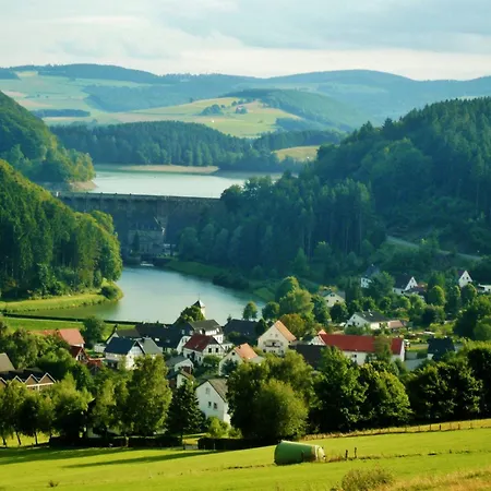 Upland-flair Waldpfad Mit Einzigartigem Berggarten Im Zentrum! Lägenhet